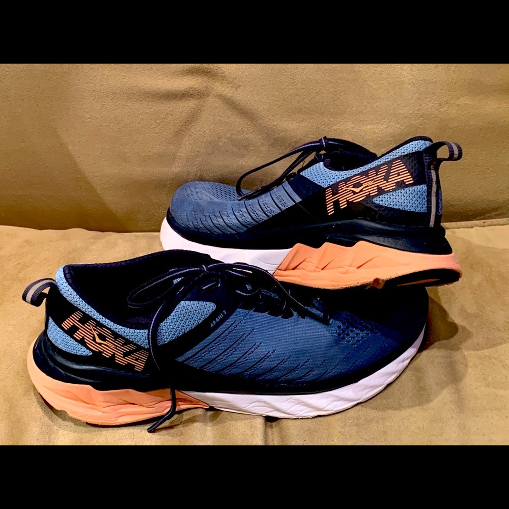 Hoka One One Women's Arahi 3 - Size 9.5 EUC